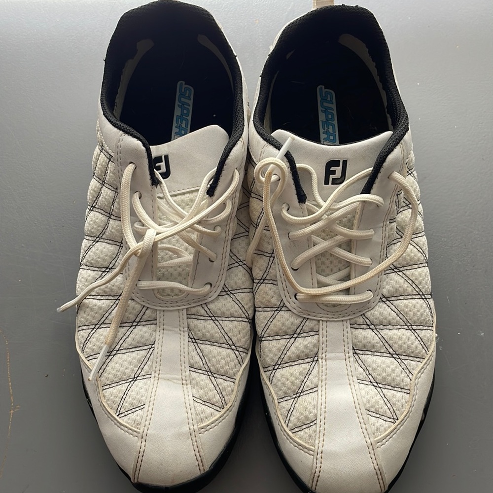 Womens golf shoes